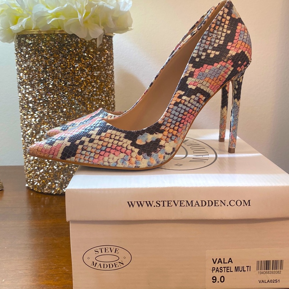 vala pump steve madden